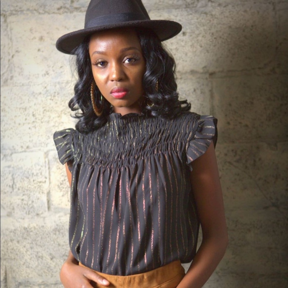 Black and gold blouse | small